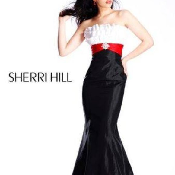 Size 2 NWT discontinued Sherri HIll strapless trumpet gown with train - Picture 2 of 8